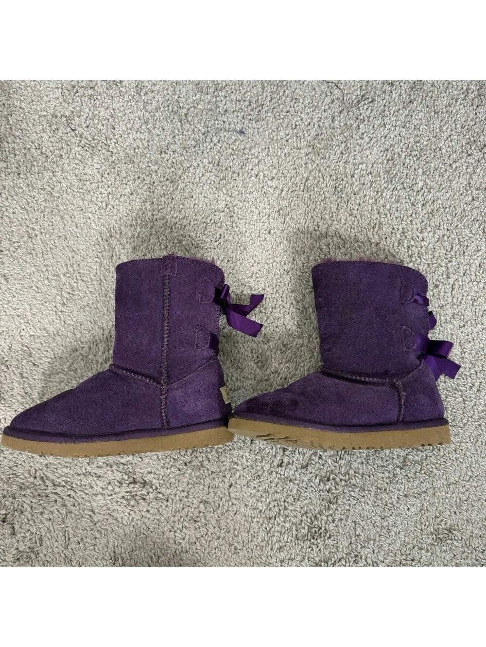UGG some signs